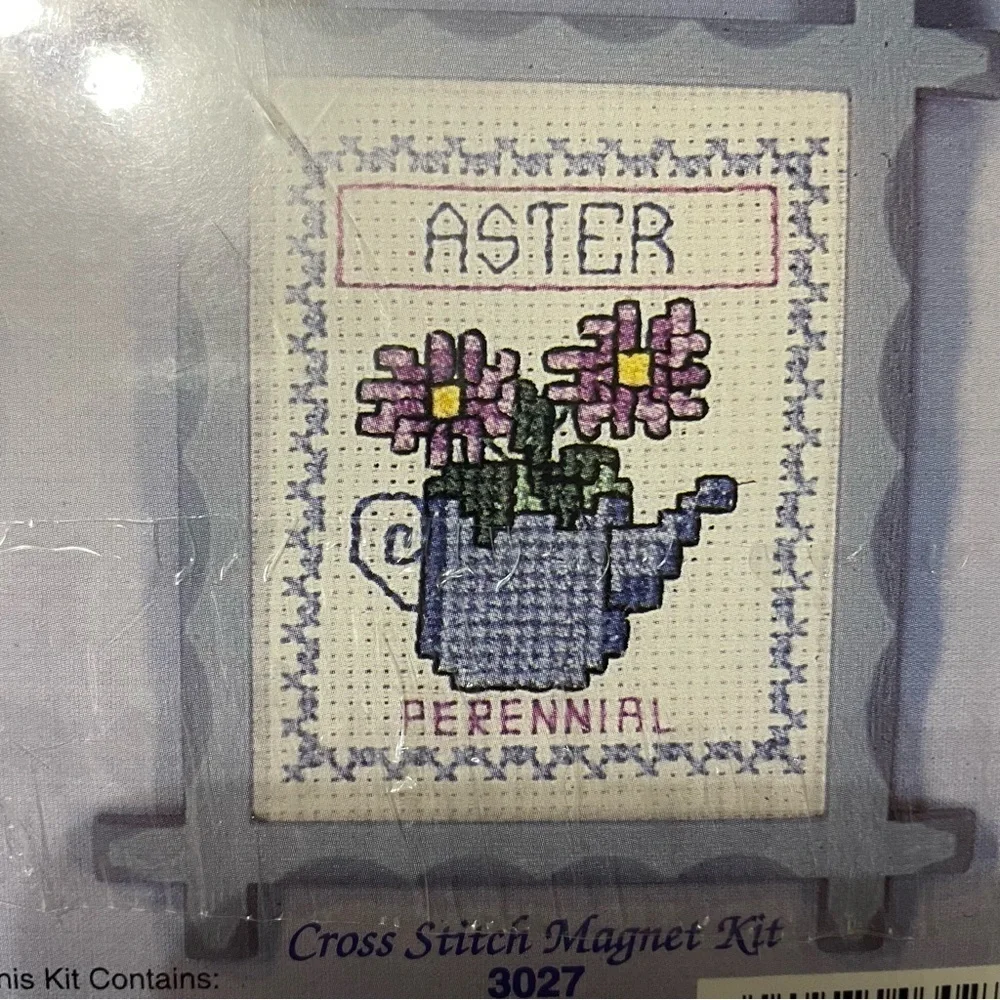 The New Berlin Co. Cross Stitch Magnet Kits #3019 Special Mother #3027‎ Aster